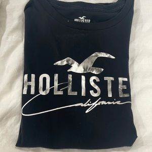 Mens Hollister tshirt. Size me medium. 2 pieces.